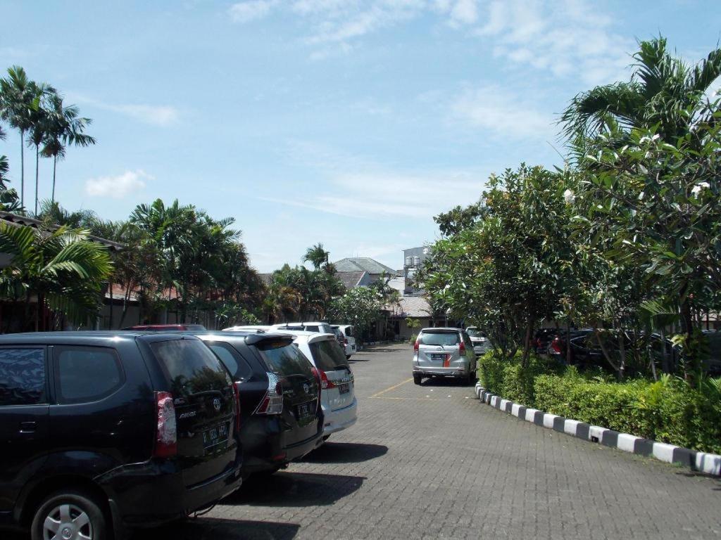 Puri Jaya Hotel Jakarta Exterior photo