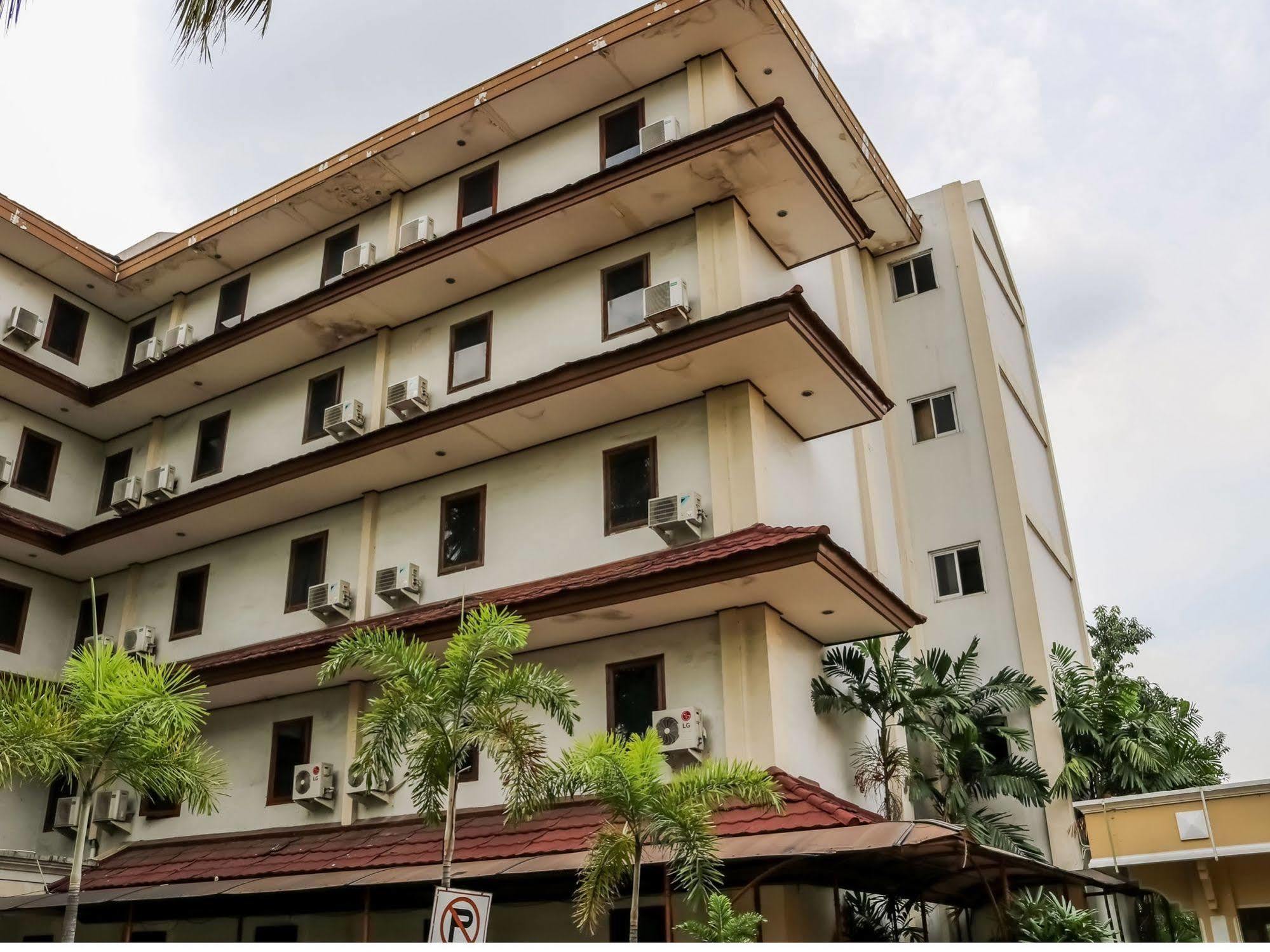 Puri Jaya Hotel Jakarta Exterior photo